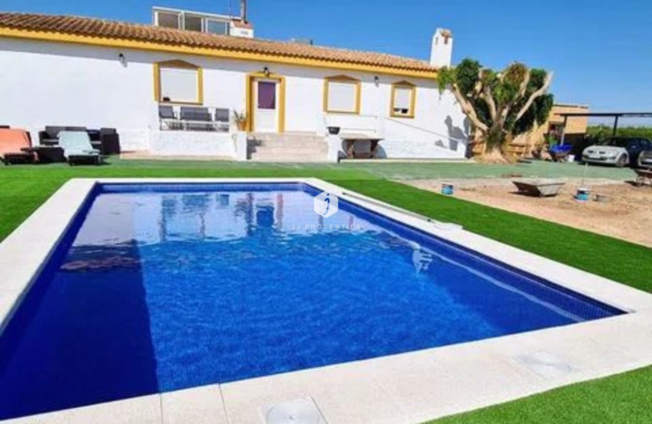 Resale - Villa -
San Miguel de Salinas - Inland