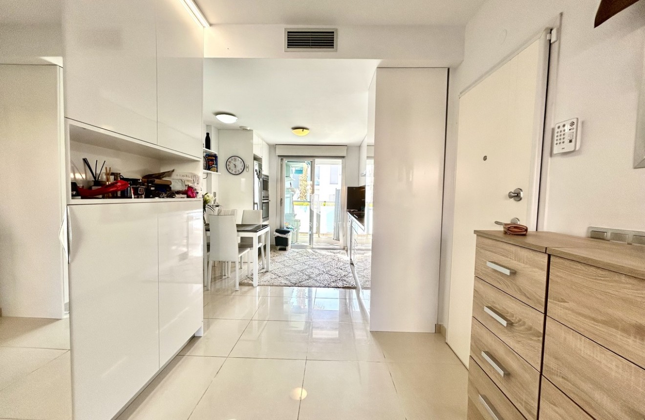 Segunda mano - Apartamento / piso -
Punta Prima - Costa Blanca