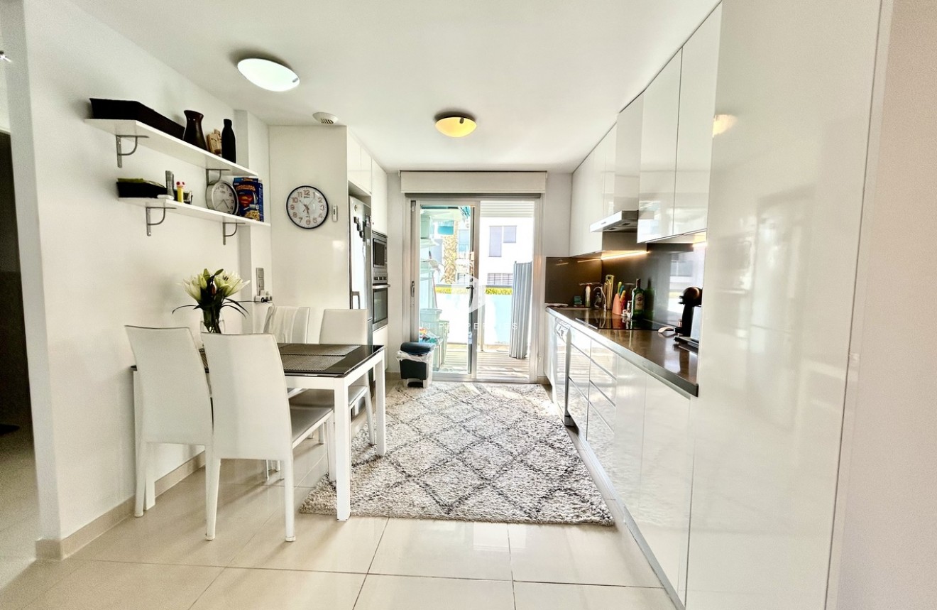 Segunda mano - Apartamento / piso -
Punta Prima - Costa Blanca