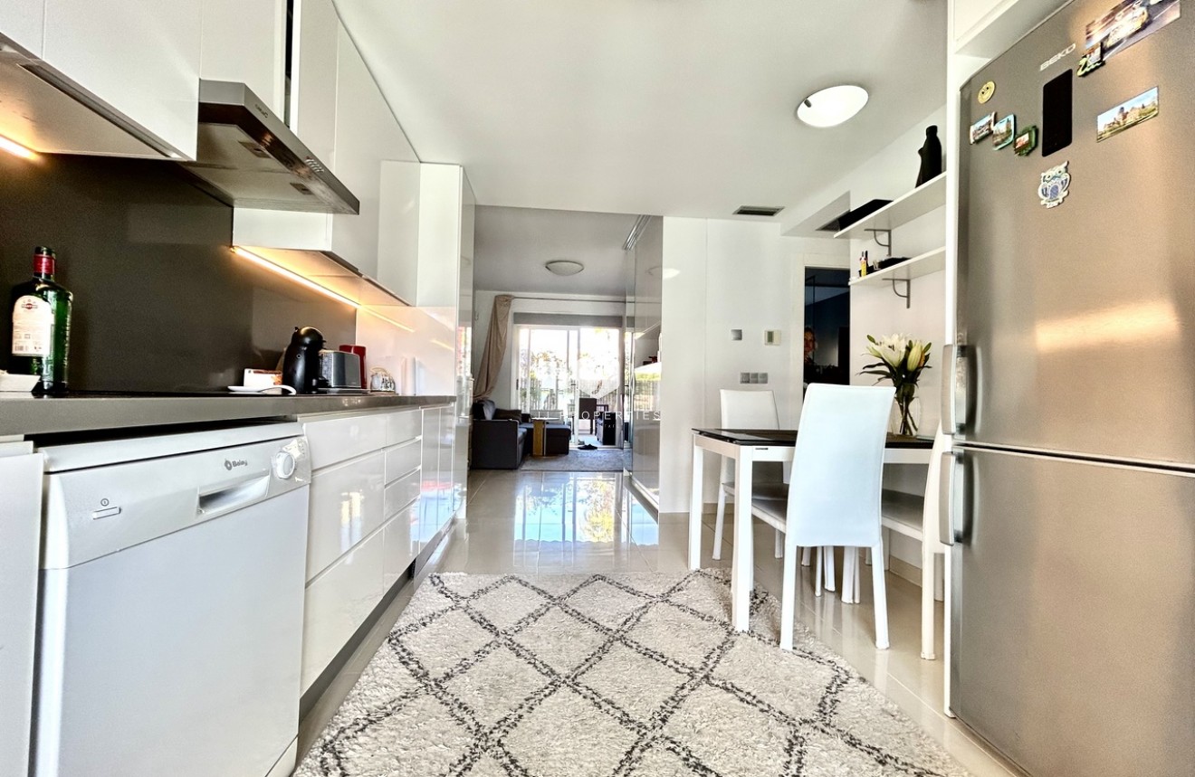 Segunda mano - Apartamento / piso -
Punta Prima - Costa Blanca