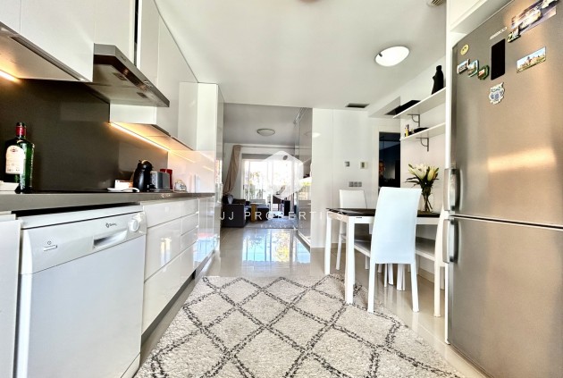 Segunda mano - Apartamento / piso -
Punta Prima - Costa Blanca