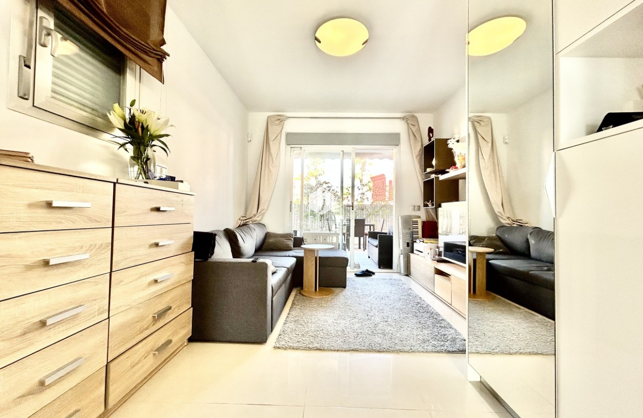 Segunda mano - Apartamento / piso -
Punta Prima - Costa Blanca