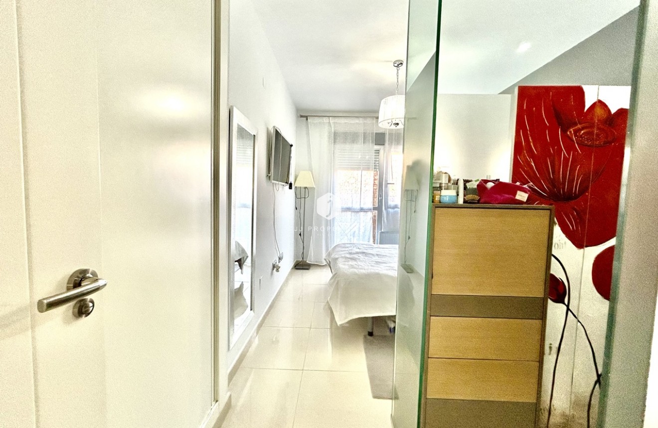 Segunda mano - Apartamento / piso -
Punta Prima - Costa Blanca