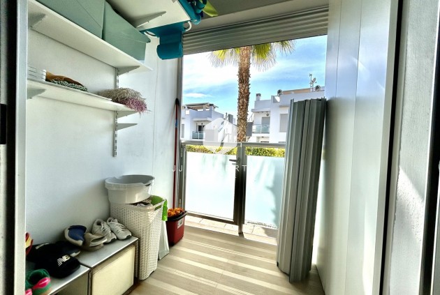 Segunda mano - Apartamento / piso -
Punta Prima - Costa Blanca