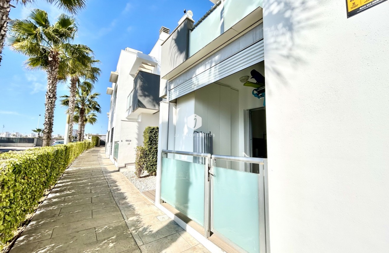 Segunda mano - Apartamento / piso -
Punta Prima - Costa Blanca