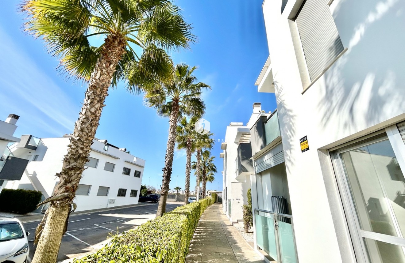 Segunda mano - Apartamento / piso -
Punta Prima - Costa Blanca