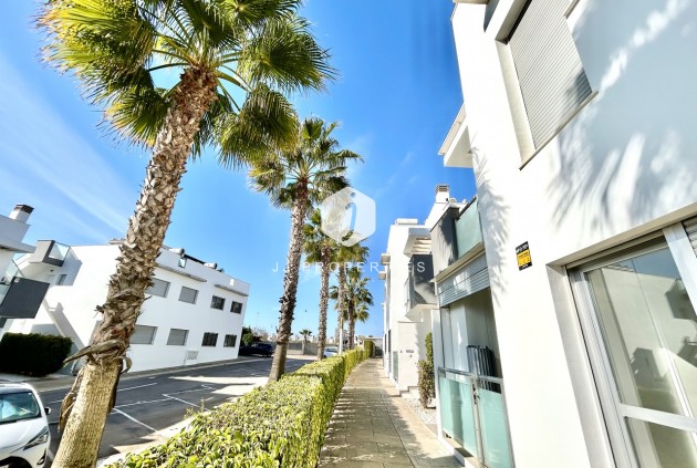 Segunda mano - Apartamento / piso -
Punta Prima - Costa Blanca