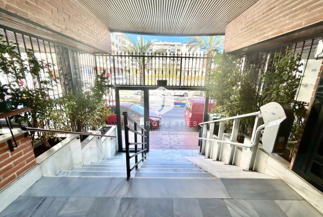 D'occasion - Appartement -
Torrevieja - Costa Blanca