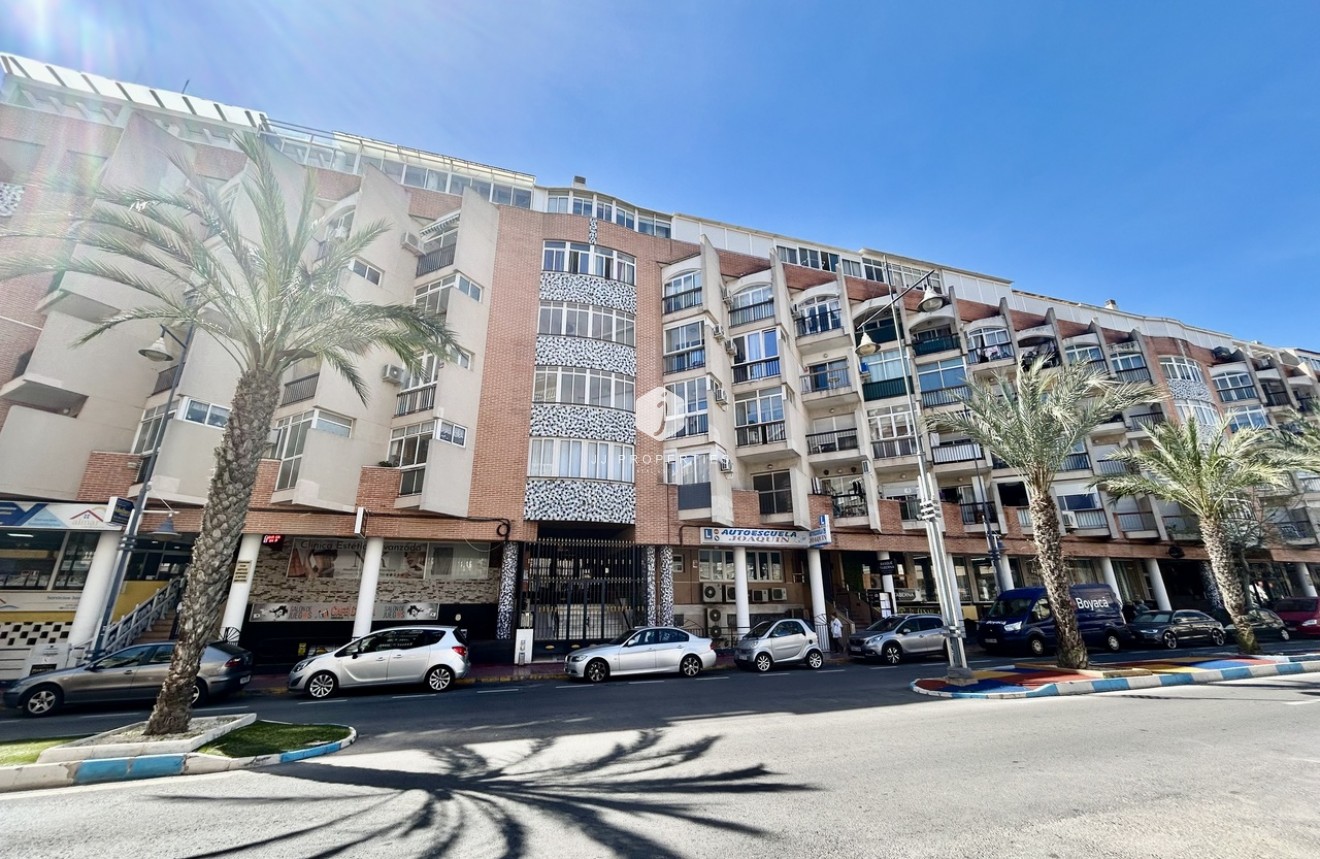 D'occasion - Appartement -
Torrevieja - Costa Blanca