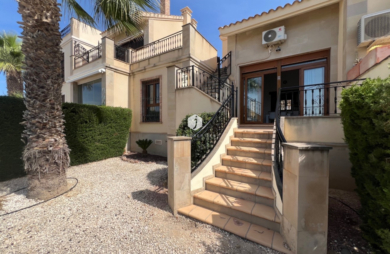 Z drugiej ręki - Bungalow -
Algorfa - Inland