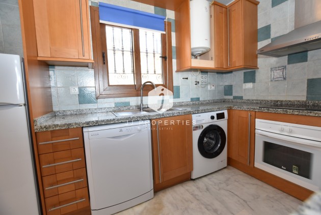 Z drugiej ręki - Bungalow -
Algorfa - Inland