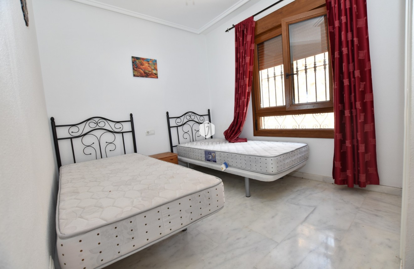 Z drugiej ręki - Bungalow -
Algorfa - Inland