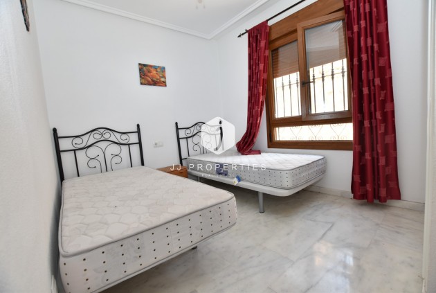 Z drugiej ręki - Bungalow -
Algorfa - Inland