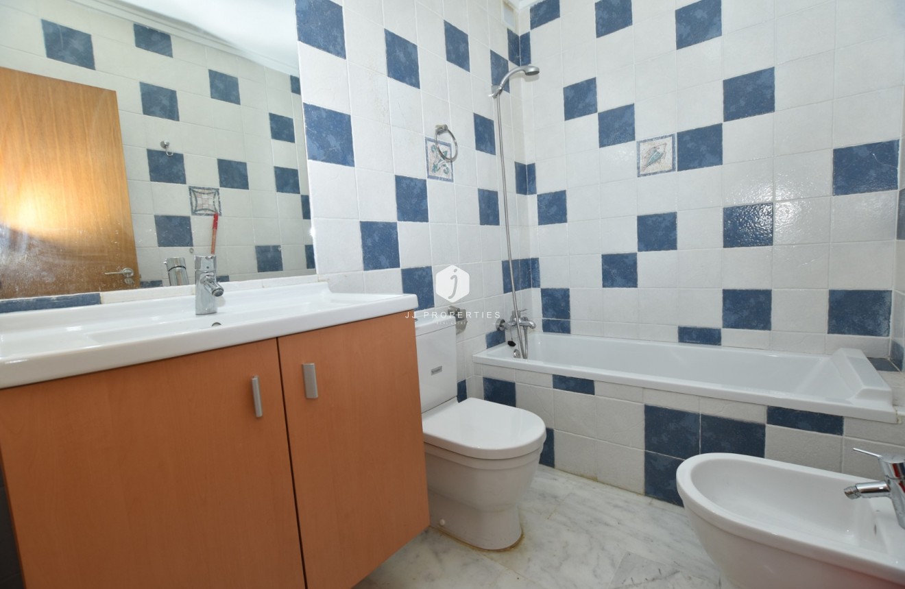 Z drugiej ręki - Bungalow -
Algorfa - Inland