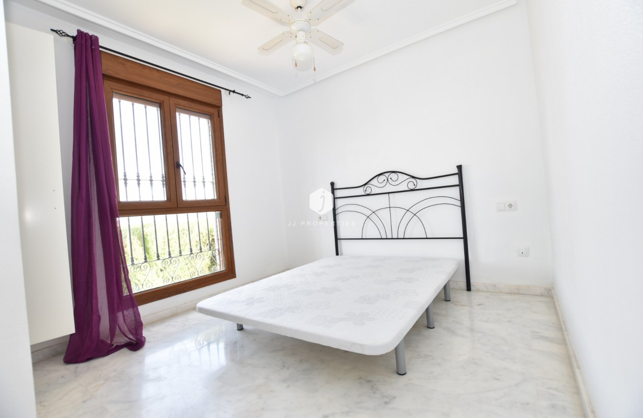 Z drugiej ręki - Bungalow -
Algorfa - Inland