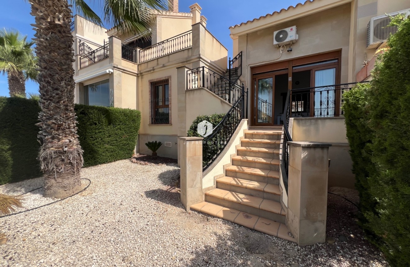 Z drugiej ręki - Bungalow -
Algorfa - Inland