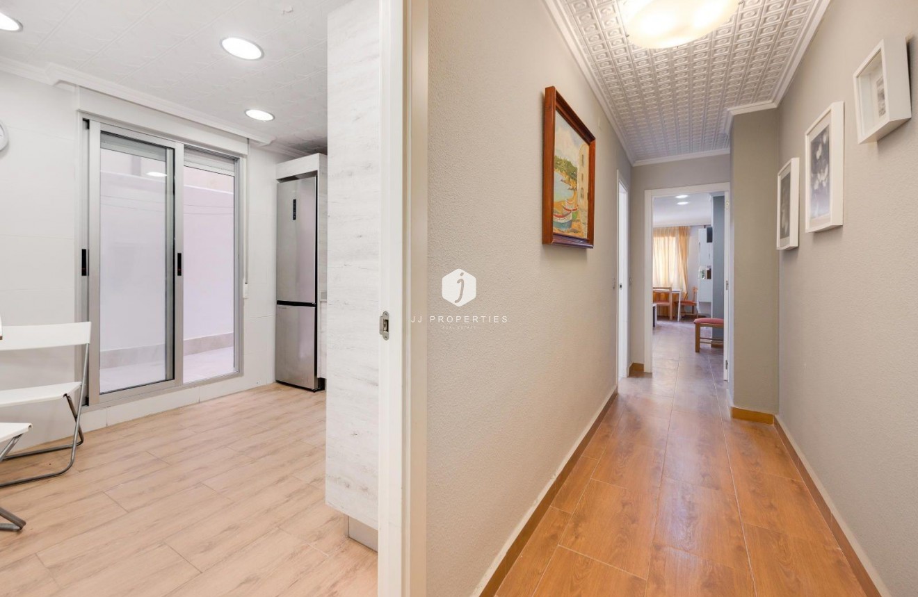 Z drugiej ręki - Mieszkanie w bloku -
Torrevieja - Acequion