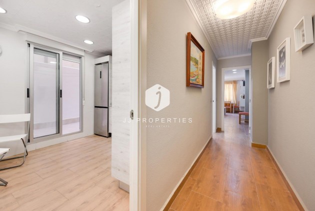 Z drugiej ręki - Mieszkanie w bloku -
Torrevieja - Acequion