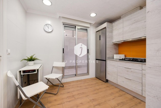 Z drugiej ręki - Mieszkanie w bloku -
Torrevieja - Acequion