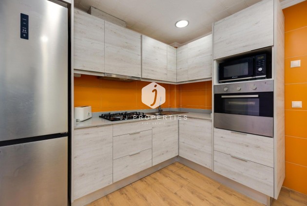 Z drugiej ręki - Mieszkanie w bloku -
Torrevieja - Acequion