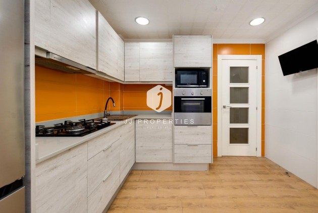 Z drugiej ręki - Mieszkanie w bloku -
Torrevieja - Acequion