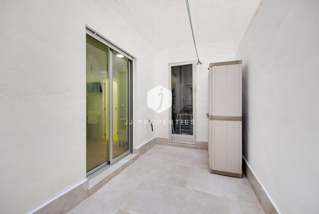 Z drugiej ręki - Mieszkanie w bloku -
Torrevieja - Acequion