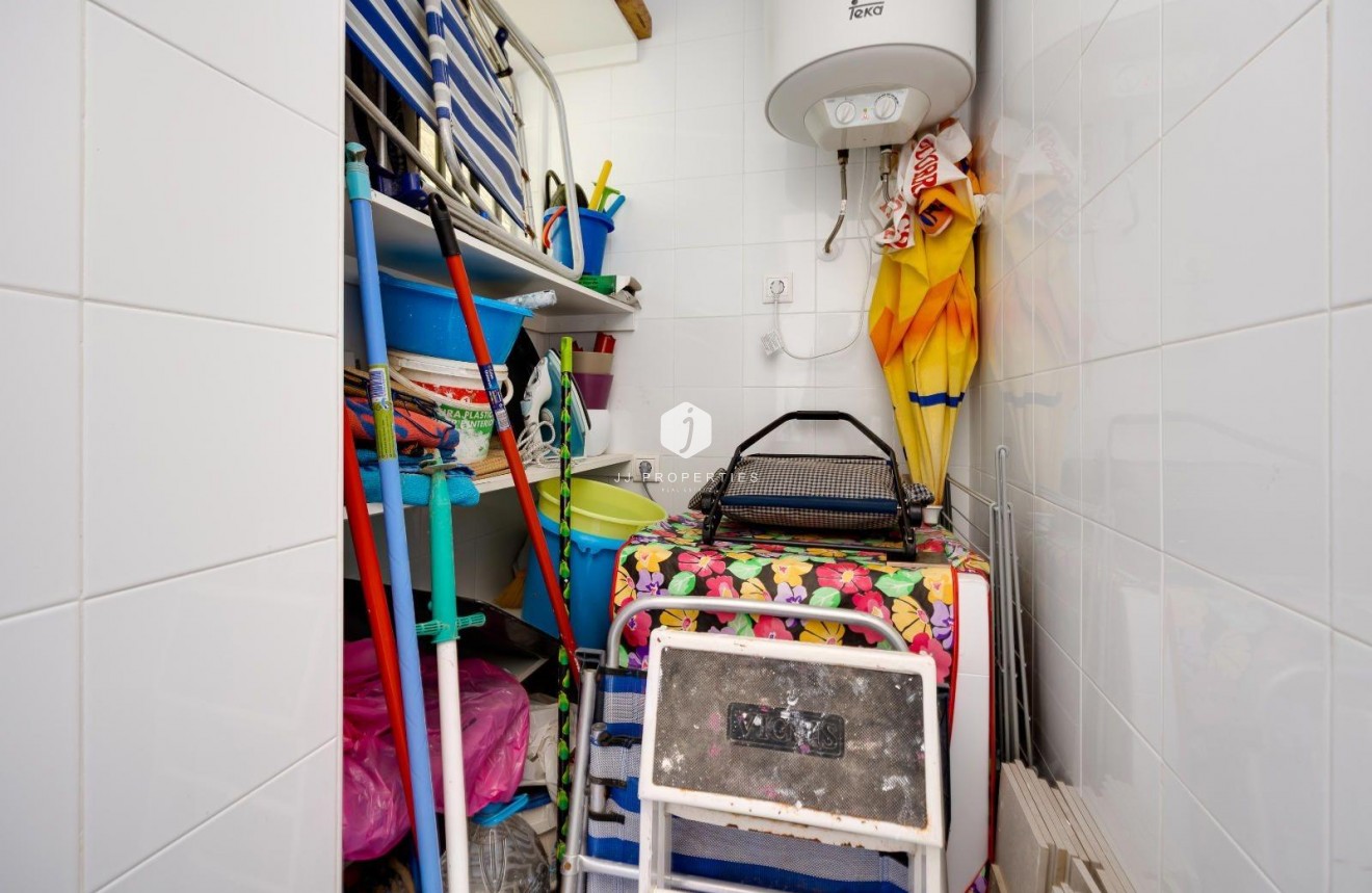 Z drugiej ręki - Mieszkanie w bloku -
Torrevieja - Acequion