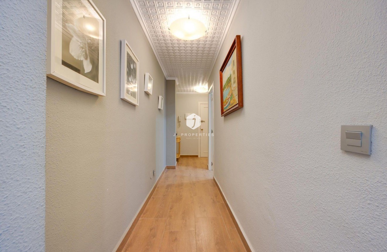 Z drugiej ręki - Mieszkanie w bloku -
Torrevieja - Acequion