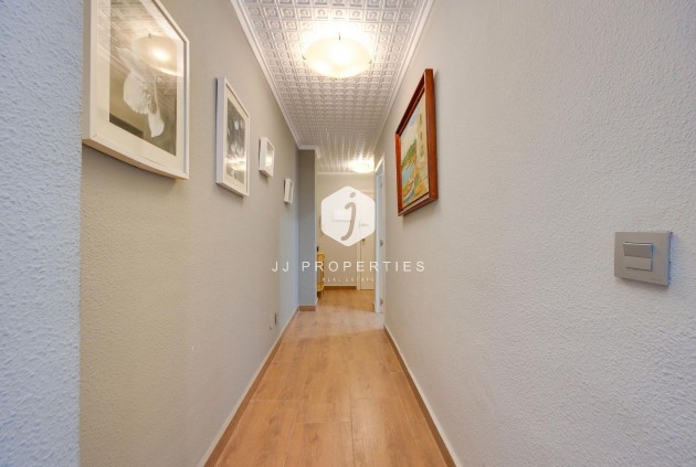 Z drugiej ręki - Mieszkanie w bloku -
Torrevieja - Acequion