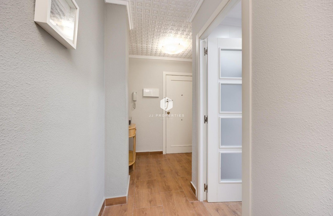 Z drugiej ręki - Mieszkanie w bloku -
Torrevieja - Acequion