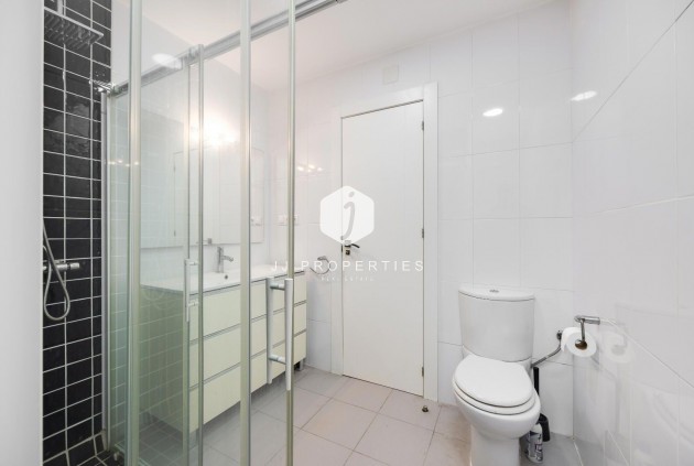 Z drugiej ręki - Mieszkanie w bloku -
Torrevieja - Acequion