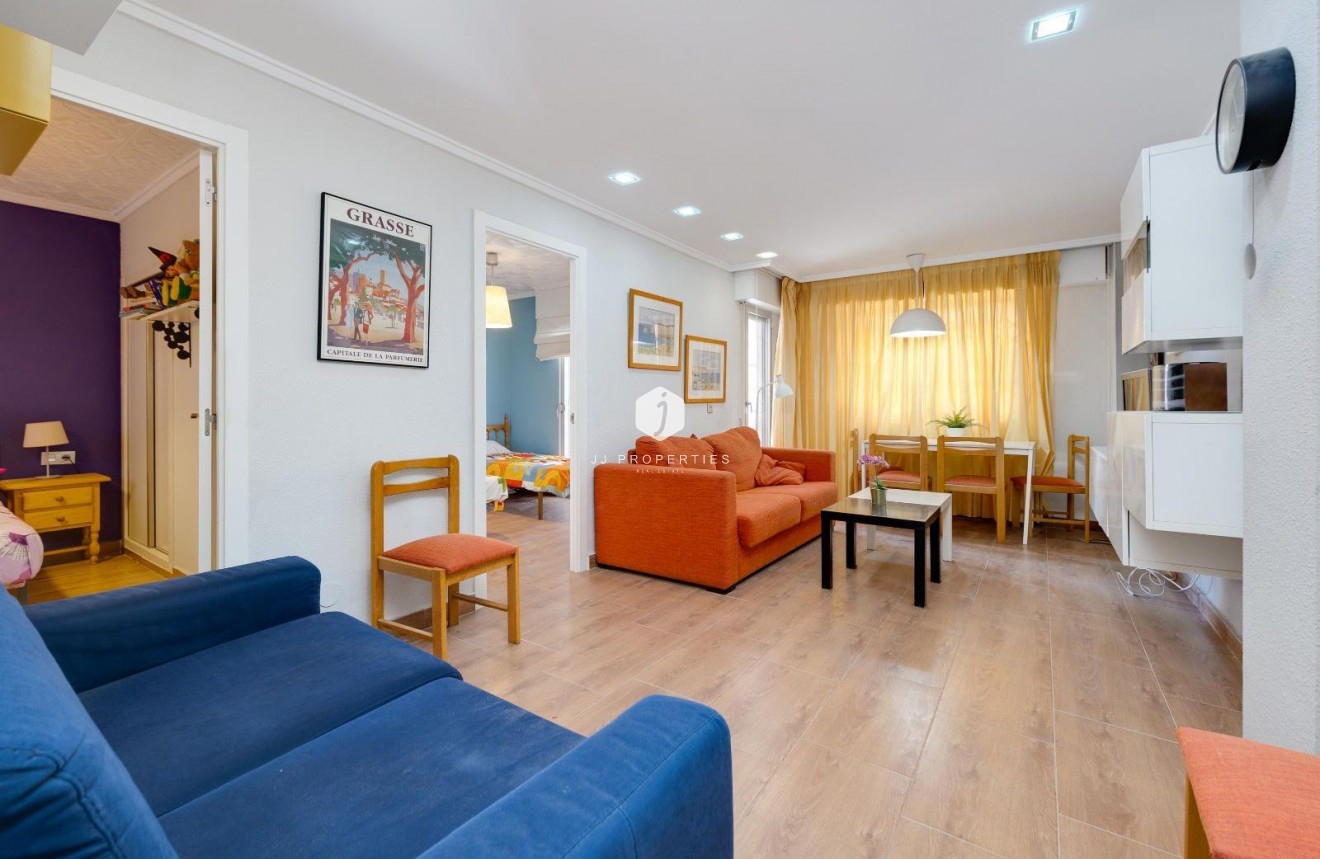 Z drugiej ręki - Mieszkanie w bloku -
Torrevieja - Acequion