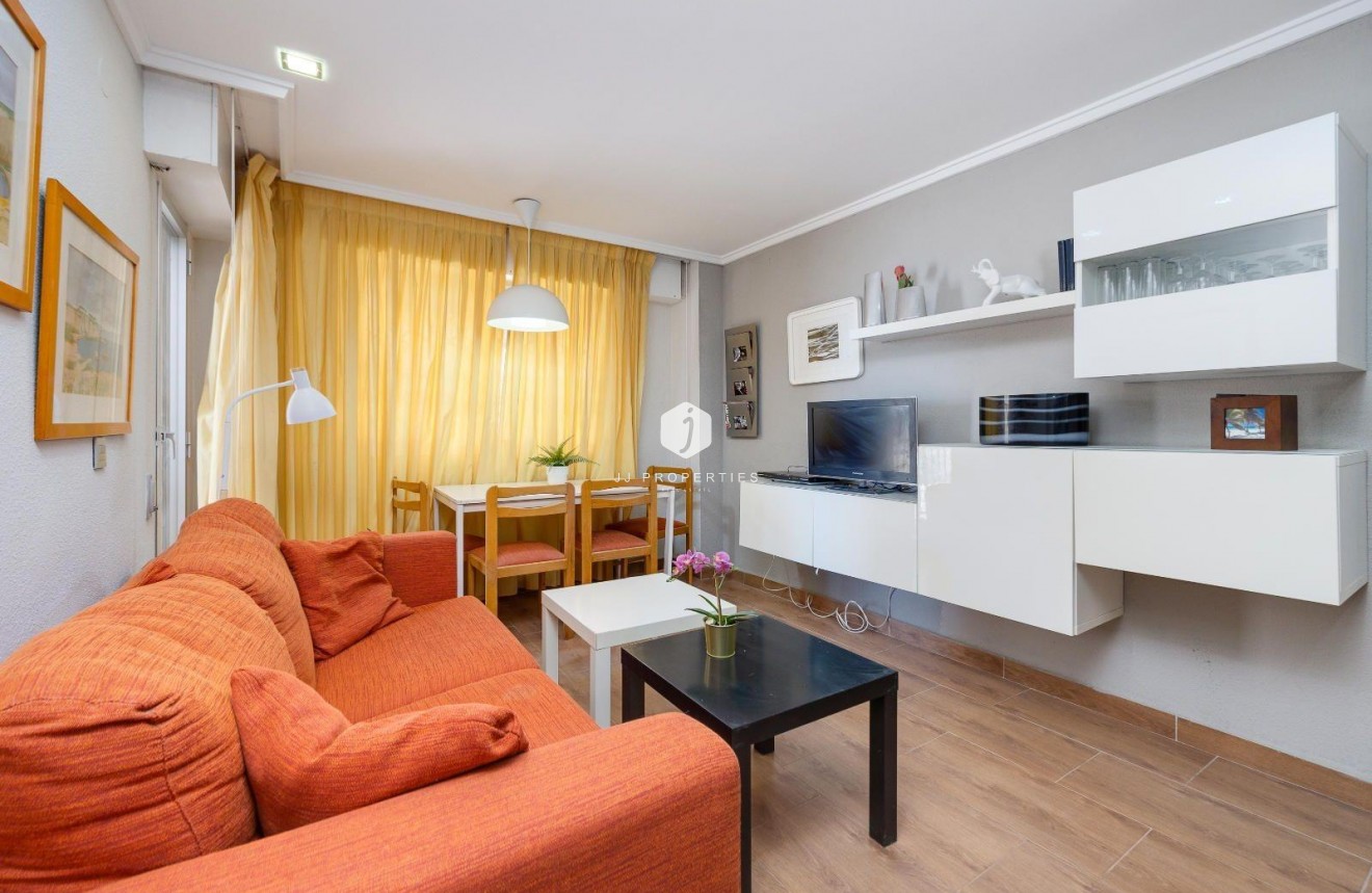 Z drugiej ręki - Mieszkanie w bloku -
Torrevieja - Acequion