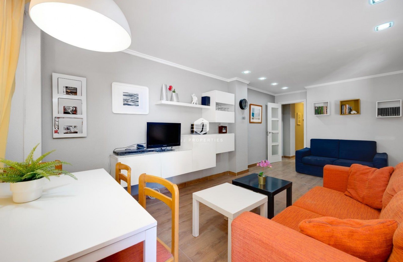 Z drugiej ręki - Mieszkanie w bloku -
Torrevieja - Acequion