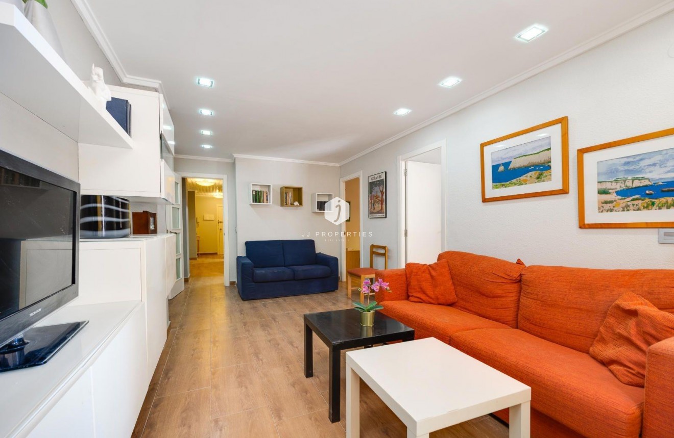 Z drugiej ręki - Mieszkanie w bloku -
Torrevieja - Acequion