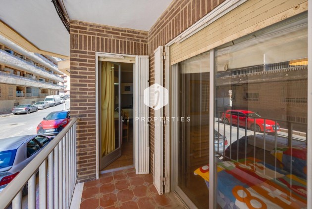 Z drugiej ręki - Mieszkanie w bloku -
Torrevieja - Acequion