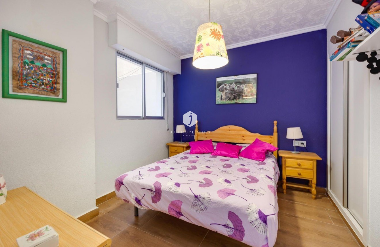 Z drugiej ręki - Mieszkanie w bloku -
Torrevieja - Acequion