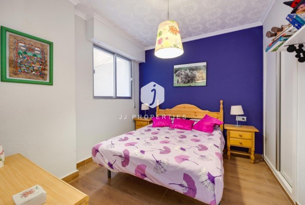 Z drugiej ręki - Mieszkanie w bloku -
Torrevieja - Acequion