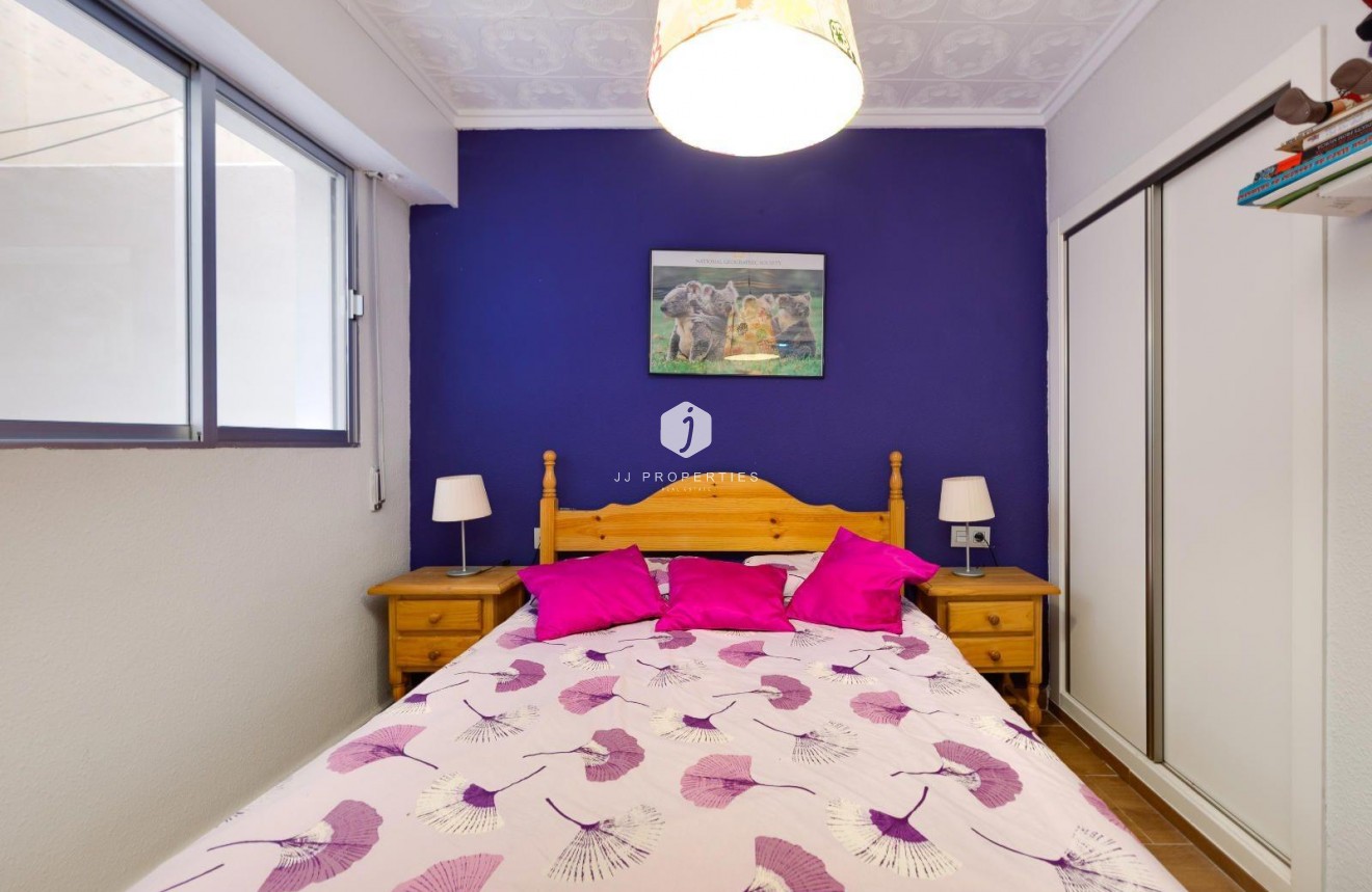 Z drugiej ręki - Mieszkanie w bloku -
Torrevieja - Acequion