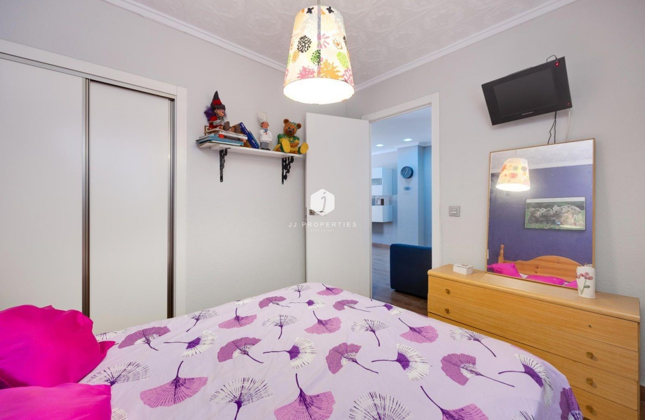 Z drugiej ręki - Mieszkanie w bloku -
Torrevieja - Acequion