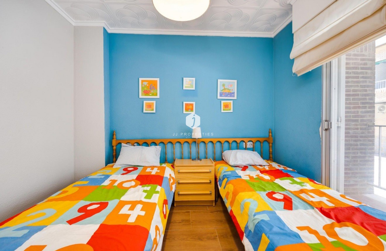 Z drugiej ręki - Mieszkanie w bloku -
Torrevieja - Acequion