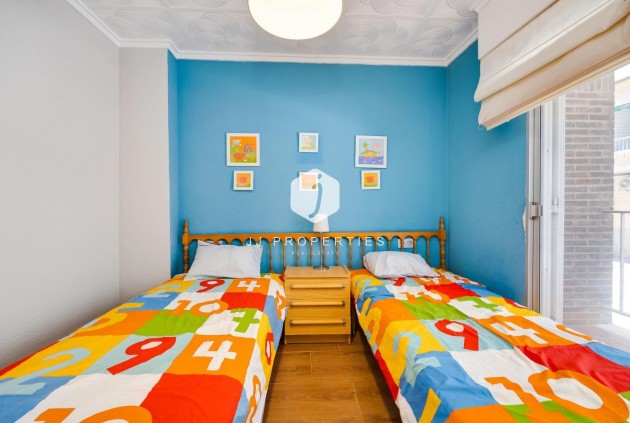 Z drugiej ręki - Mieszkanie w bloku -
Torrevieja - Acequion