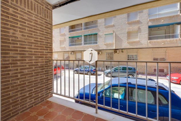 Z drugiej ręki - Mieszkanie w bloku -
Torrevieja - Acequion