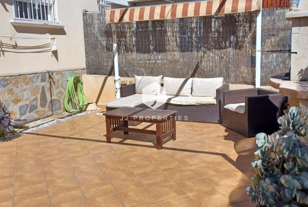 Z drugiej ręki - Szalet -
Orihuela Costa - La Chismosa