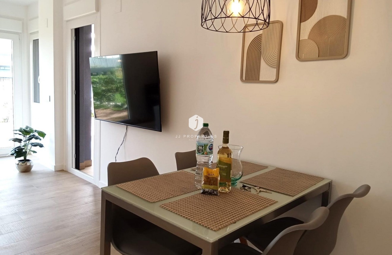 Resale - Apartment / flat -
Torrevieja - Punta prima