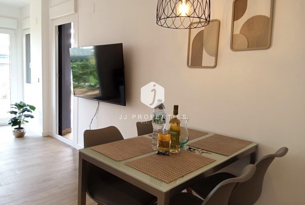 Resale - Apartment / flat -
Torrevieja - Punta prima