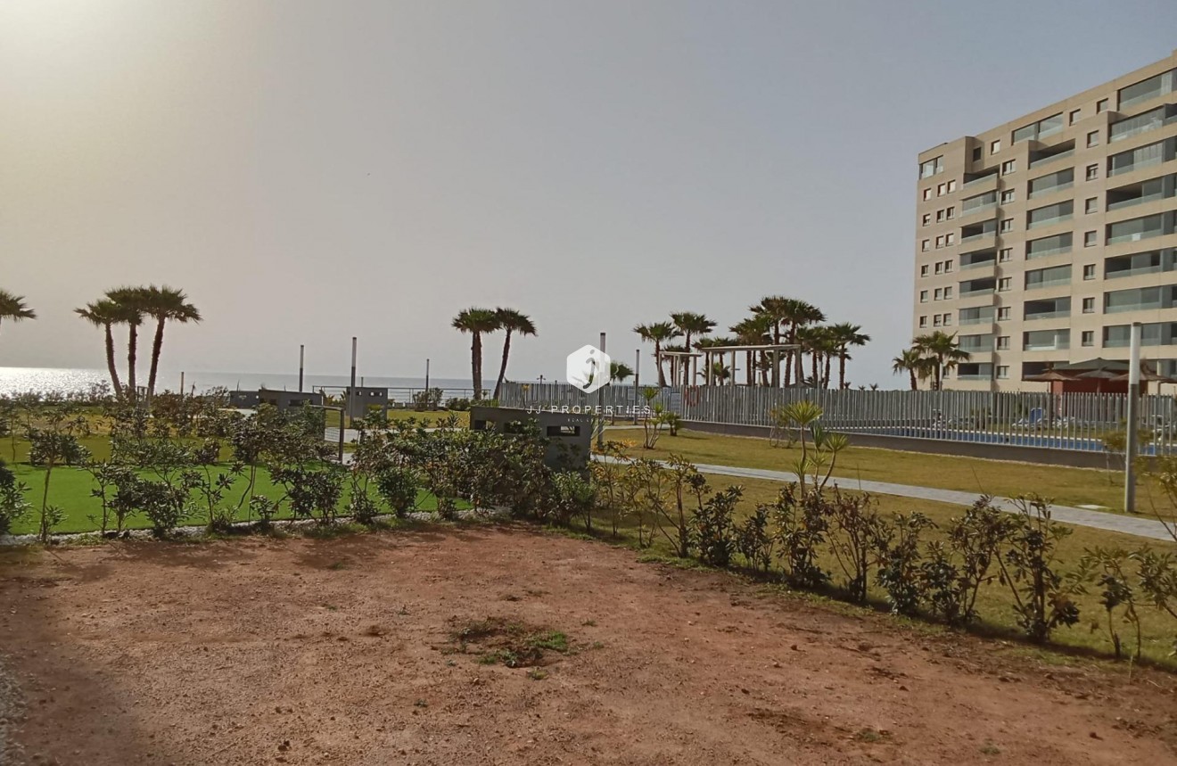 Resale - Apartment / flat -
Torrevieja - Punta prima