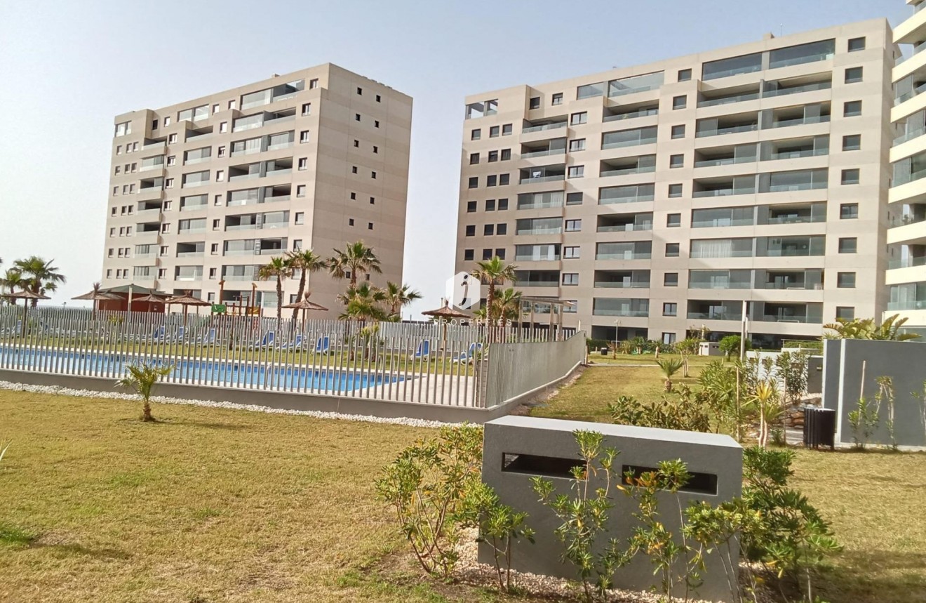 Resale - Apartment / flat -
Torrevieja - Punta prima
