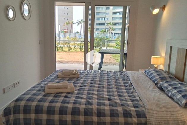 Resale - Apartment / flat -
Torrevieja - Punta prima