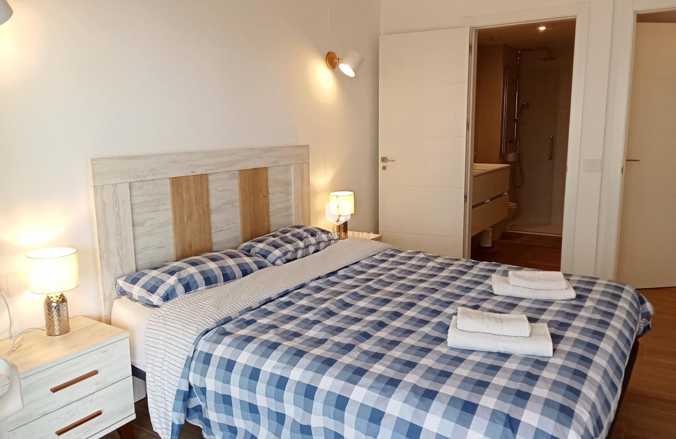 Resale - Apartment / flat -
Torrevieja - Punta prima